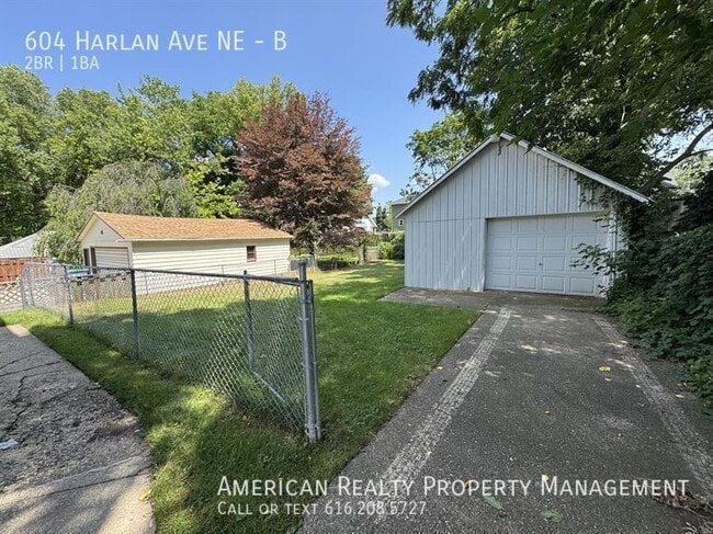 Building Photo - 604 Harlan Ave NE