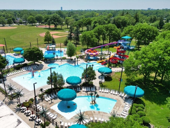 Building Photo - 310 S Main St