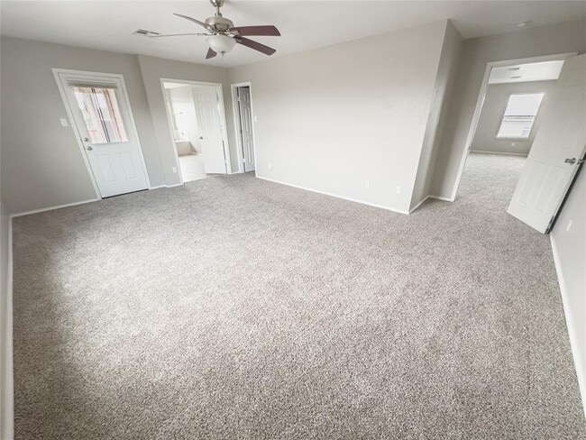 Building Photo - 9909 Fantail Ln