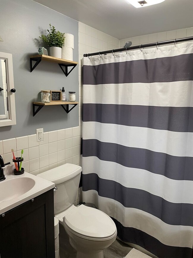 Building Photo - "Discover Your Ideal Home: Charming 3-Bedroom Residence in the Heart of Appleton, WI!"