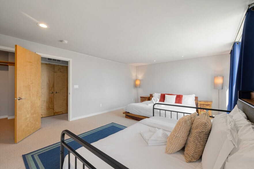 Building Photo - 4036 Linden Ave N