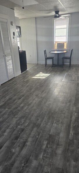 Building Photo - 502 1/2 Ohio Ave