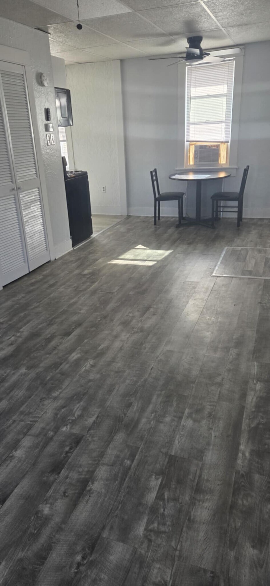 Building Photo - 502 1/2 Ohio Ave