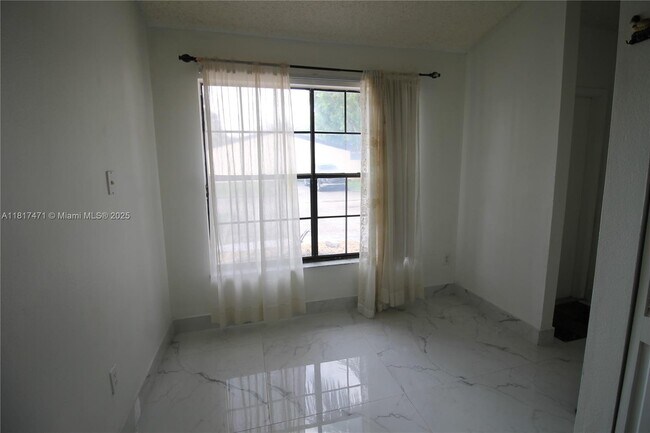 Building Photo - 10351 Juniper Ct