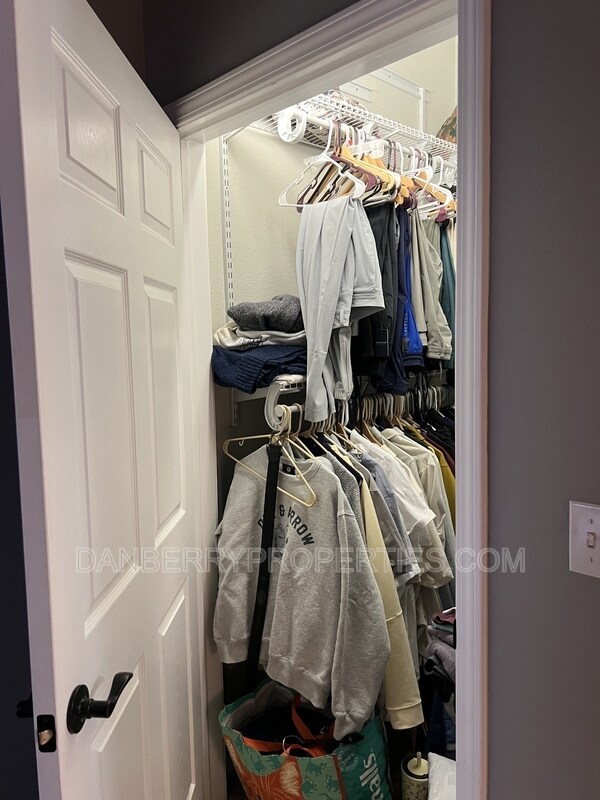 Building Photo - 745 Washington St