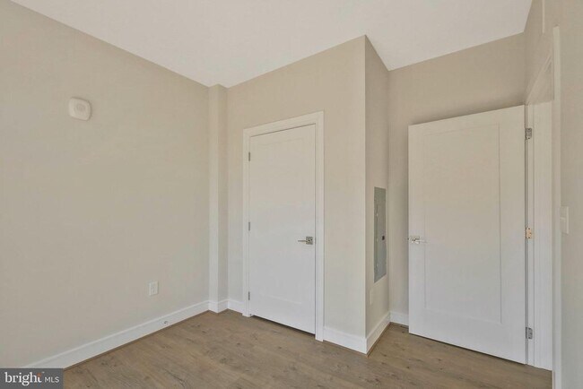 Building Photo - 635 Slaters Ln