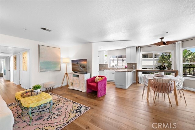 Building Photo - 210 Avenida Montalvo