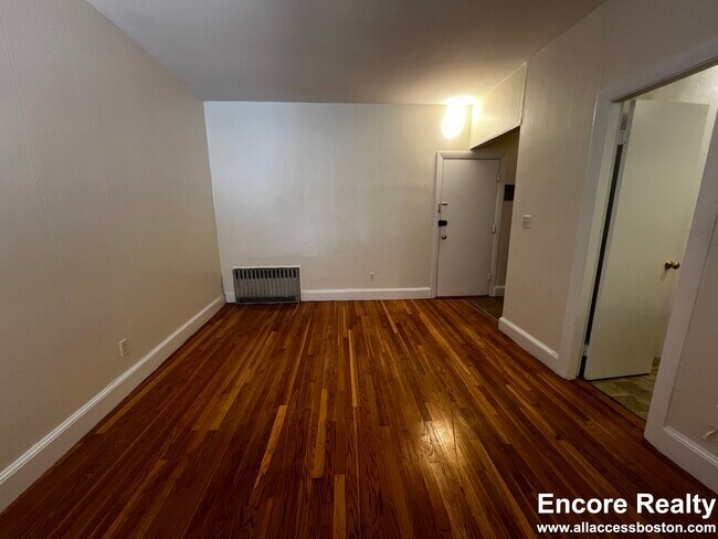 Building Photo - 33 Lancaster Terrace