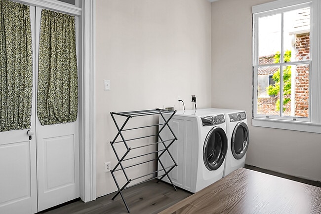 Building Photo - 6 Wentworth St