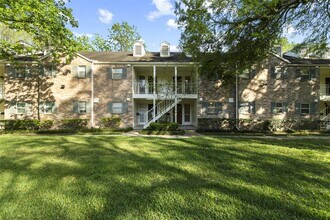 Building Photo - 13010 Trail Hollow Dr