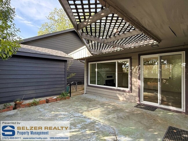 Building Photo - 30 Highland Dr