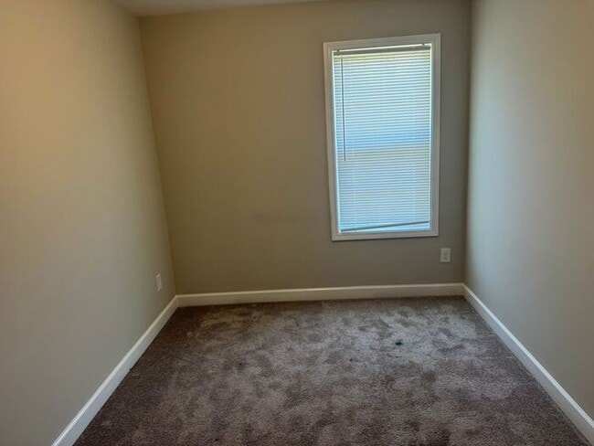 Building Photo - Convenient location near downtown Granite Quarry