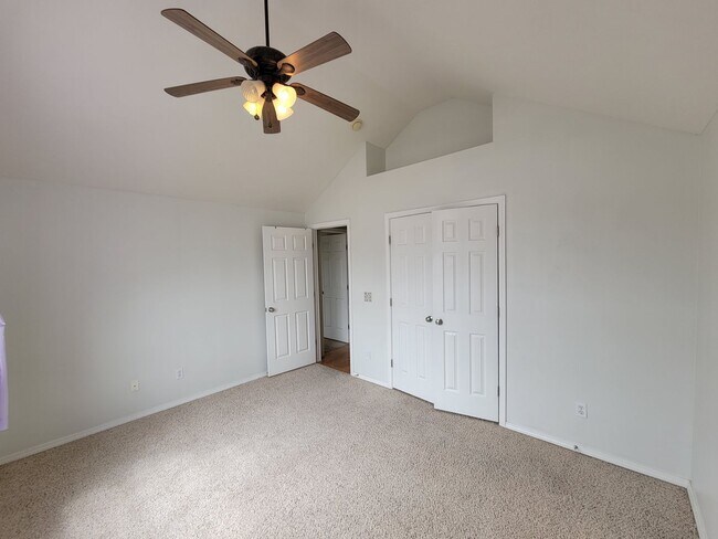 Building Photo - All brick 3 bedroom house