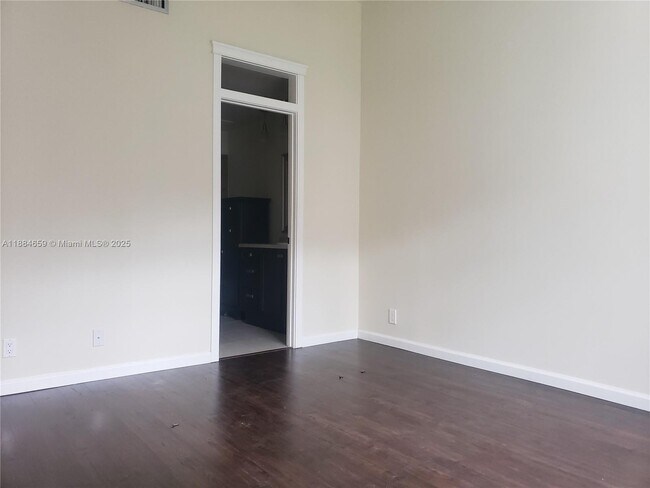 Building Photo - 1494 Springside Dr