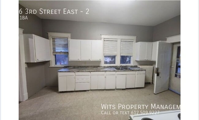 Building Photo - 1056 3rd St E