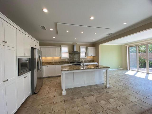 Building Photo - 3 bedroom in Irvine CA 92620