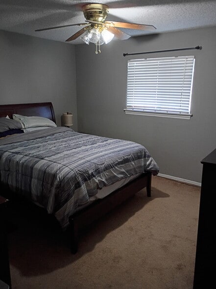 Primary Photo - 1129 W Avenue J8