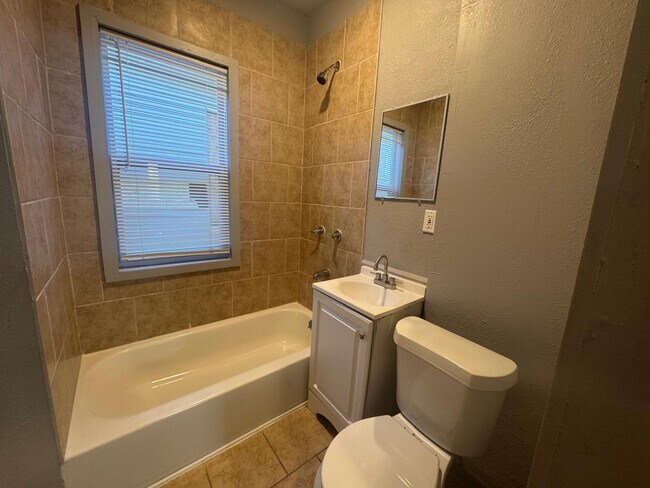 Building Photo - 4774 Belvidere St