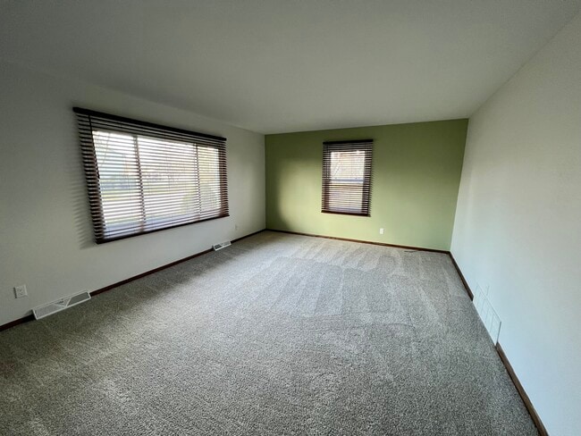 Living Room - 1329 Fleetfoot Dr