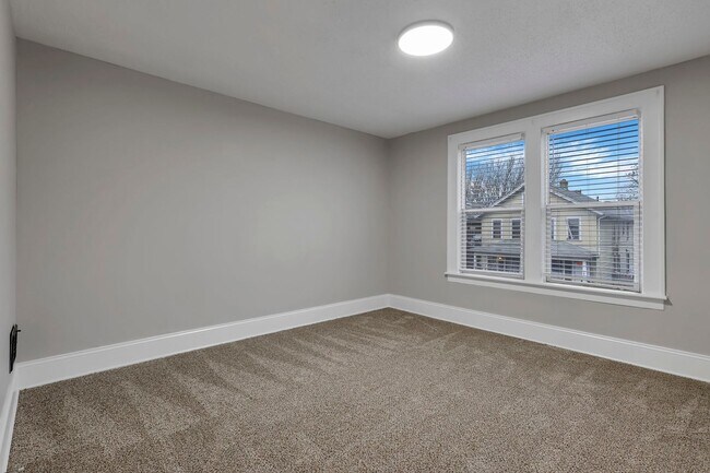 Building Photo - 293-295 Woodrow Ave