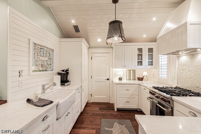 Building Photo - 287 11th Ave S