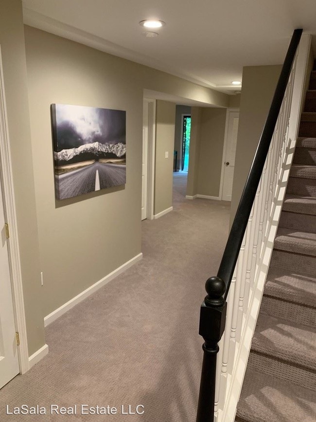 Building Photo - 596 Mountain Rd