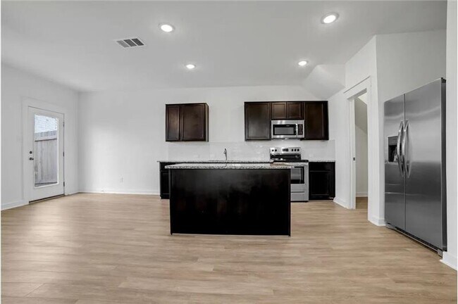 Building Photo - 151 Harvest Meadows Rd