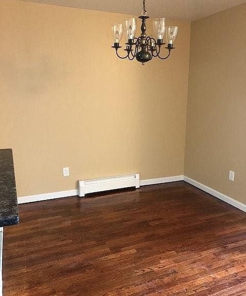 Building Photo - "Charming 3-Bedroom Oasis with 2 Full Bath...