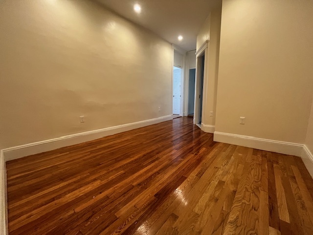 Building Photo - 61 Park Dr