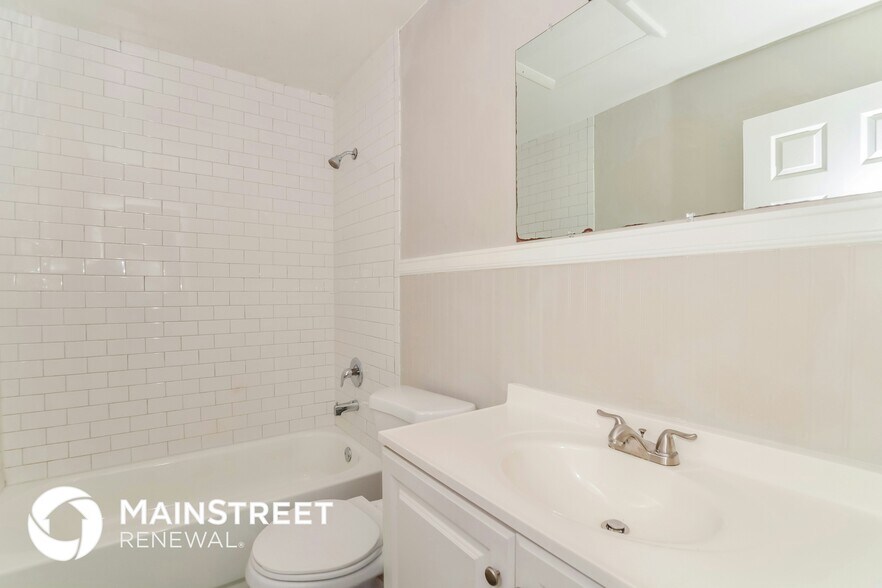 Building Photo - 3074 Riverbrook Dr