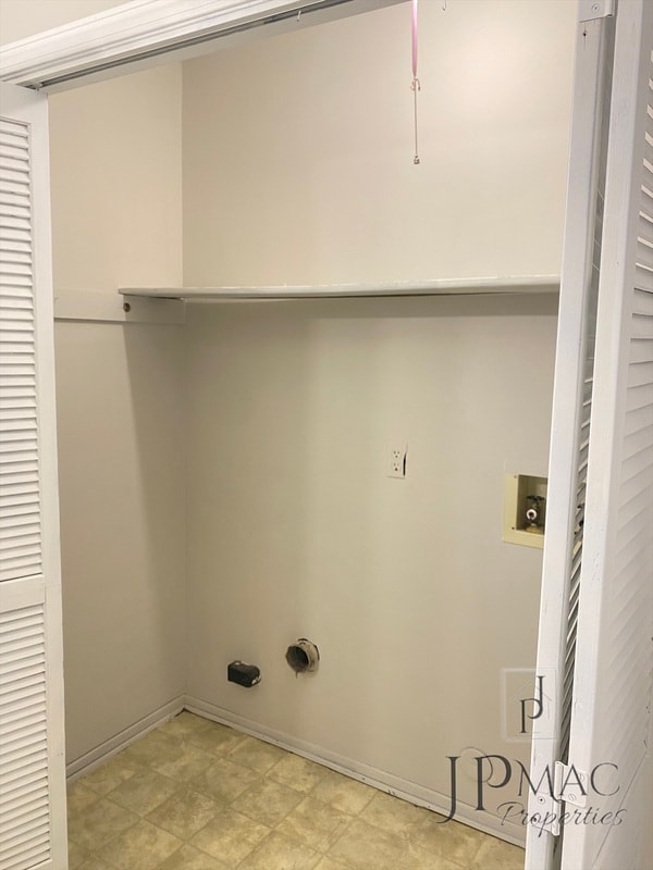 Building Photo - 18 Simmons Ct