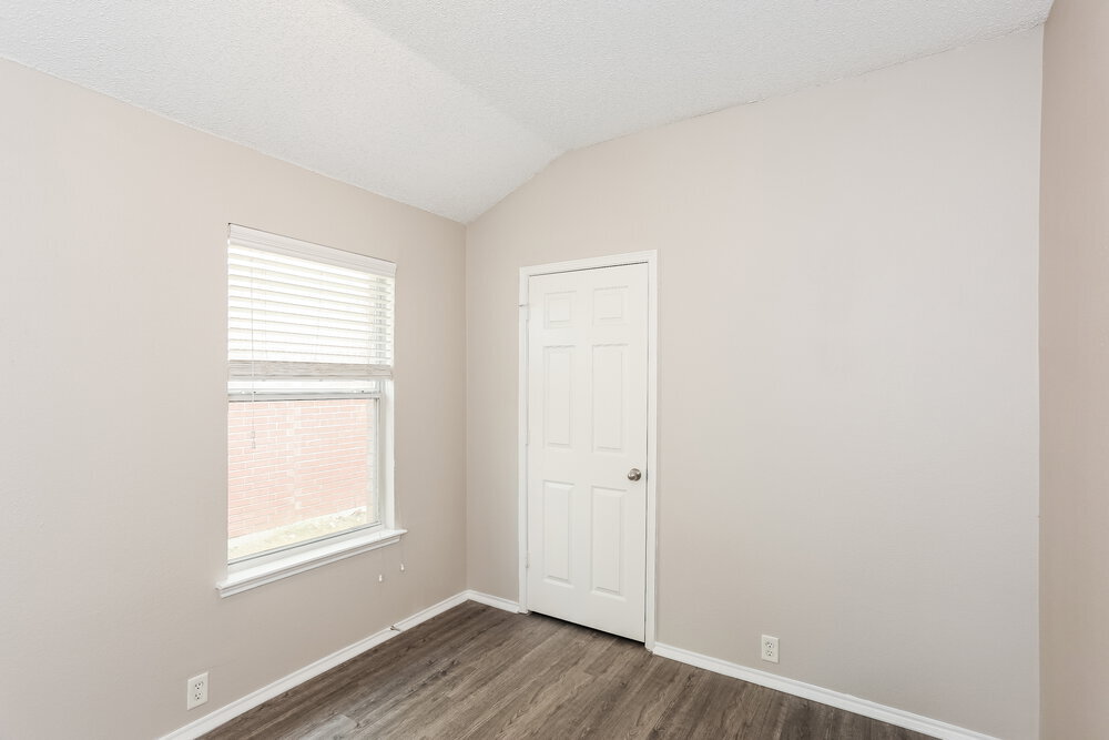 Building Photo - 2528 Tar Heel Dr