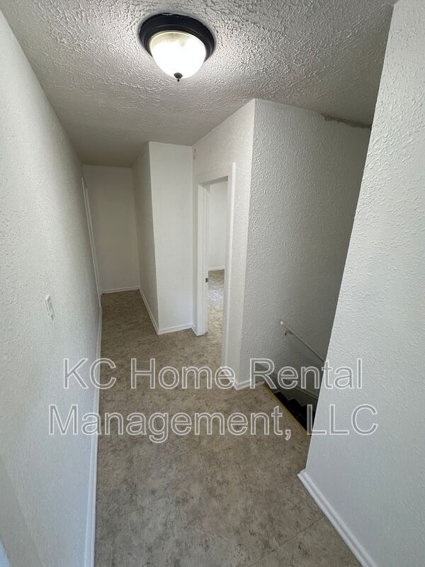 Building Photo - 2316 Spruce Ave
