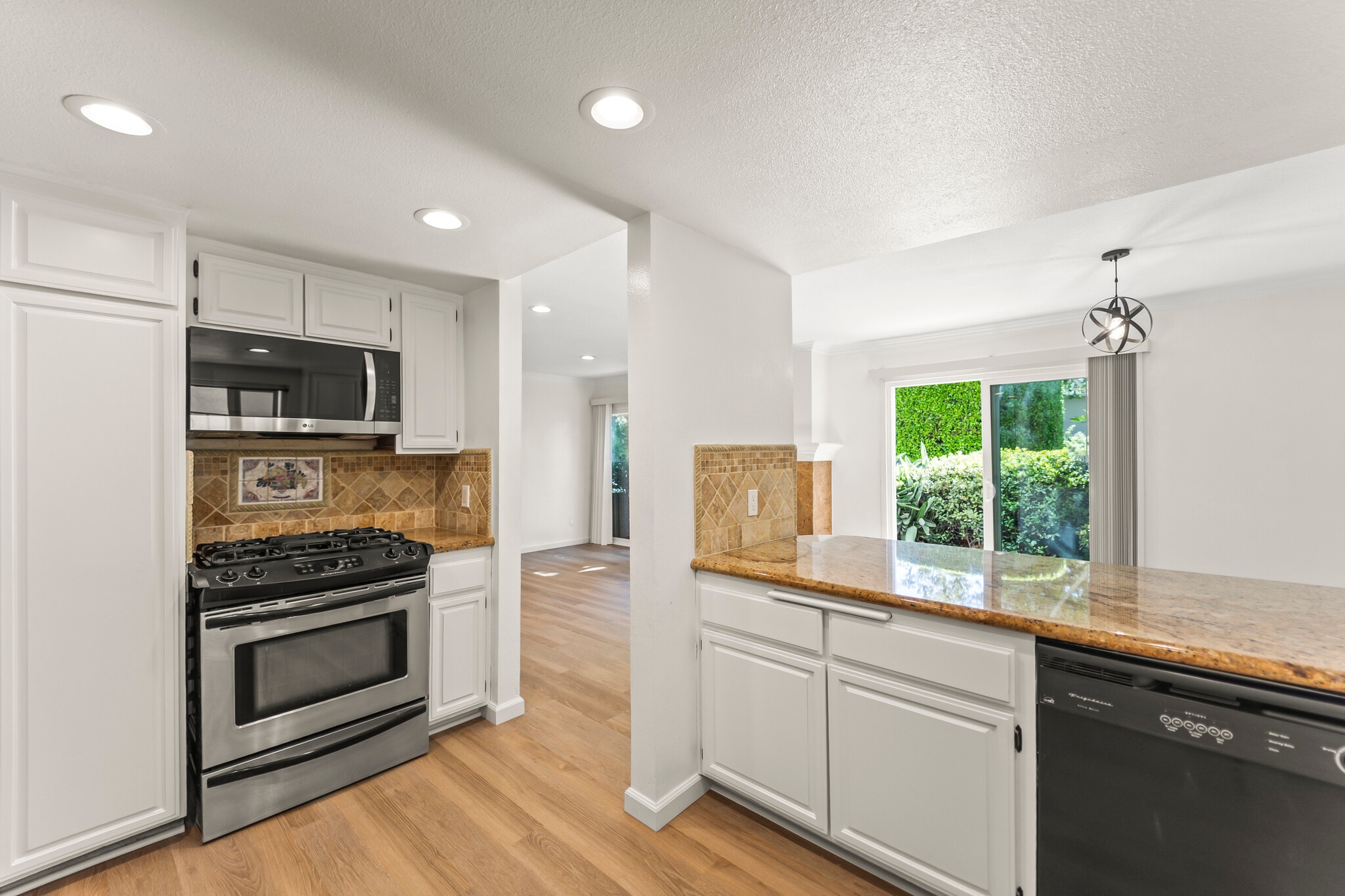 Kitchen 5 - 1214 S Alma St