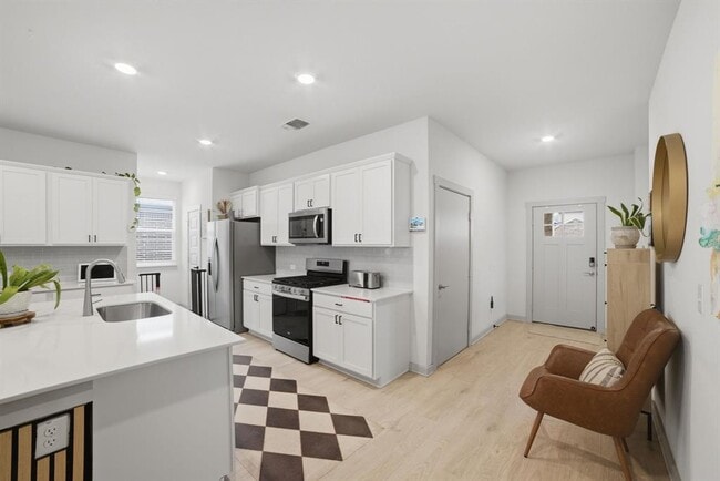 Building Photo - 3608 Overlord Ln