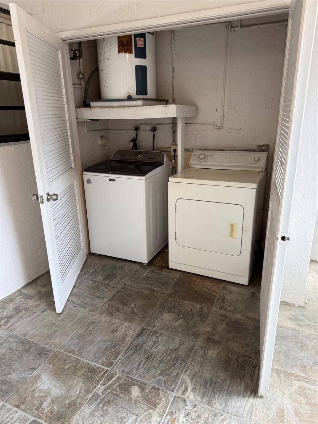 Building Photo - 8601 NW 34th Pl