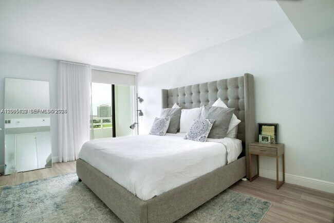 Building Photo - 20225 NE 34th Ct