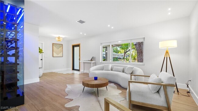 Building Photo - 4712 Mi Casa Ct