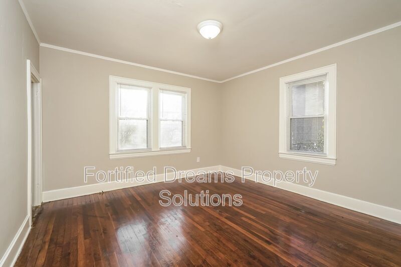 Building Photo - 2912 N Glenn Ave