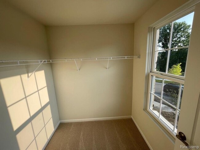 Building Photo - 22470 Woodbridge Ln