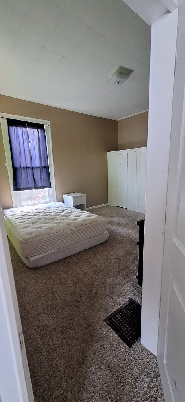 Building Photo - 429 N State St