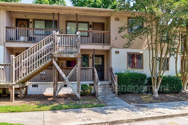 Building Photo - 522 S Kerr Ave