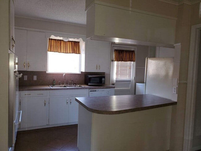 Building Photo - 2514 Belmont Blvd