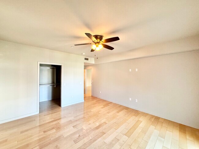 Building Photo - 1529 S Westgate Ave