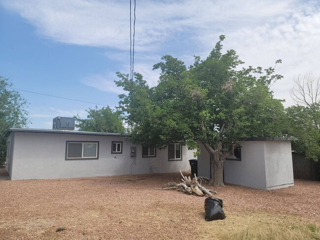 Building Photo - Renovated 1-Story home situated on a HUGE ...