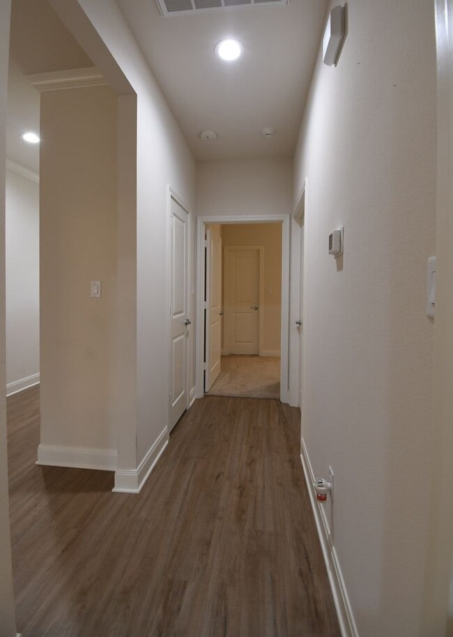 Building Photo - Hamilton Meadows Gated Community! Lovely, Modern 2 Bedroom, 2 Bath Home w/Garage