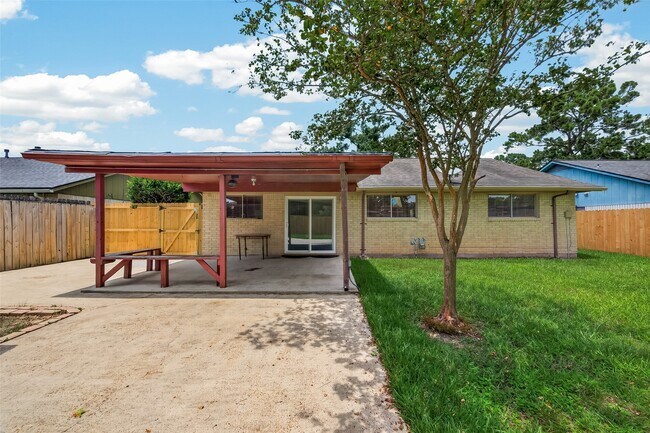 Building Photo - 5206 Olana Dr