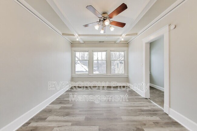 Building Photo - 945 Woodruff Place Middle Dr