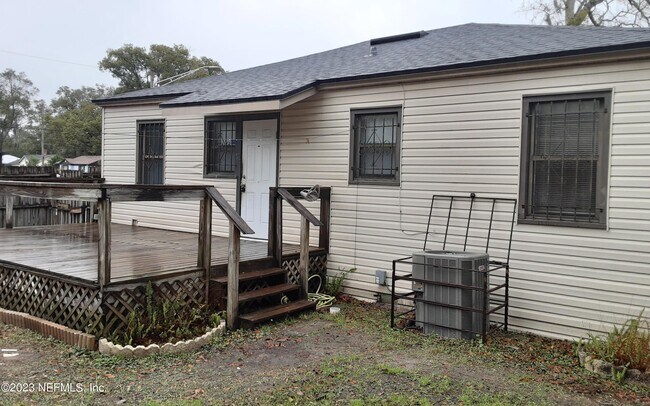 Building Photo - 7840 PAUL JOHNS Dr