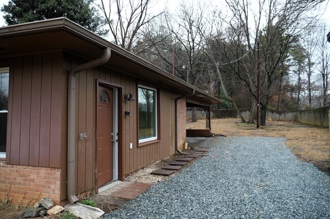 Building Photo - 1709 Neelley Rd